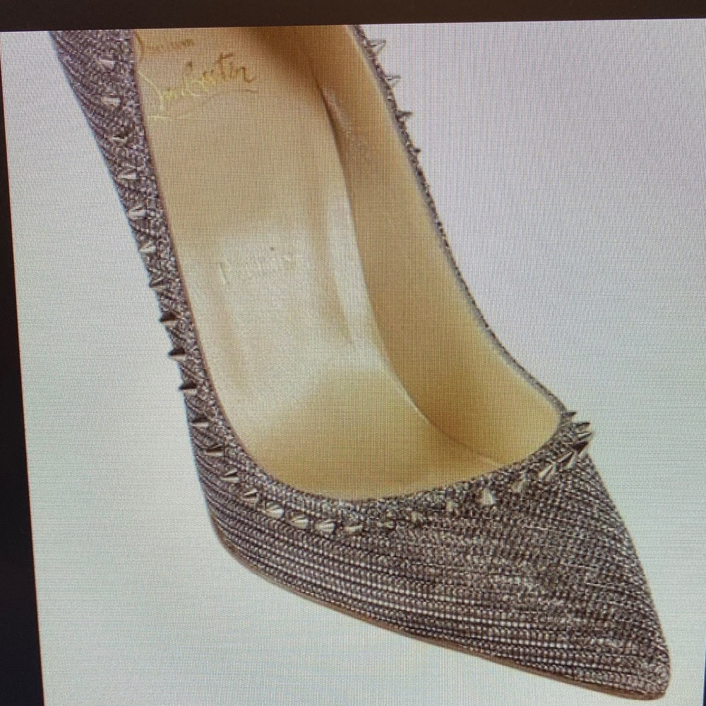 Louboutin Glitter Chain Roche-I’m looking 4 these